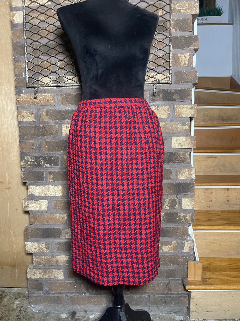 Alfred Dunner Red and Black Houndstooth Vintage Pencil Skirt 8